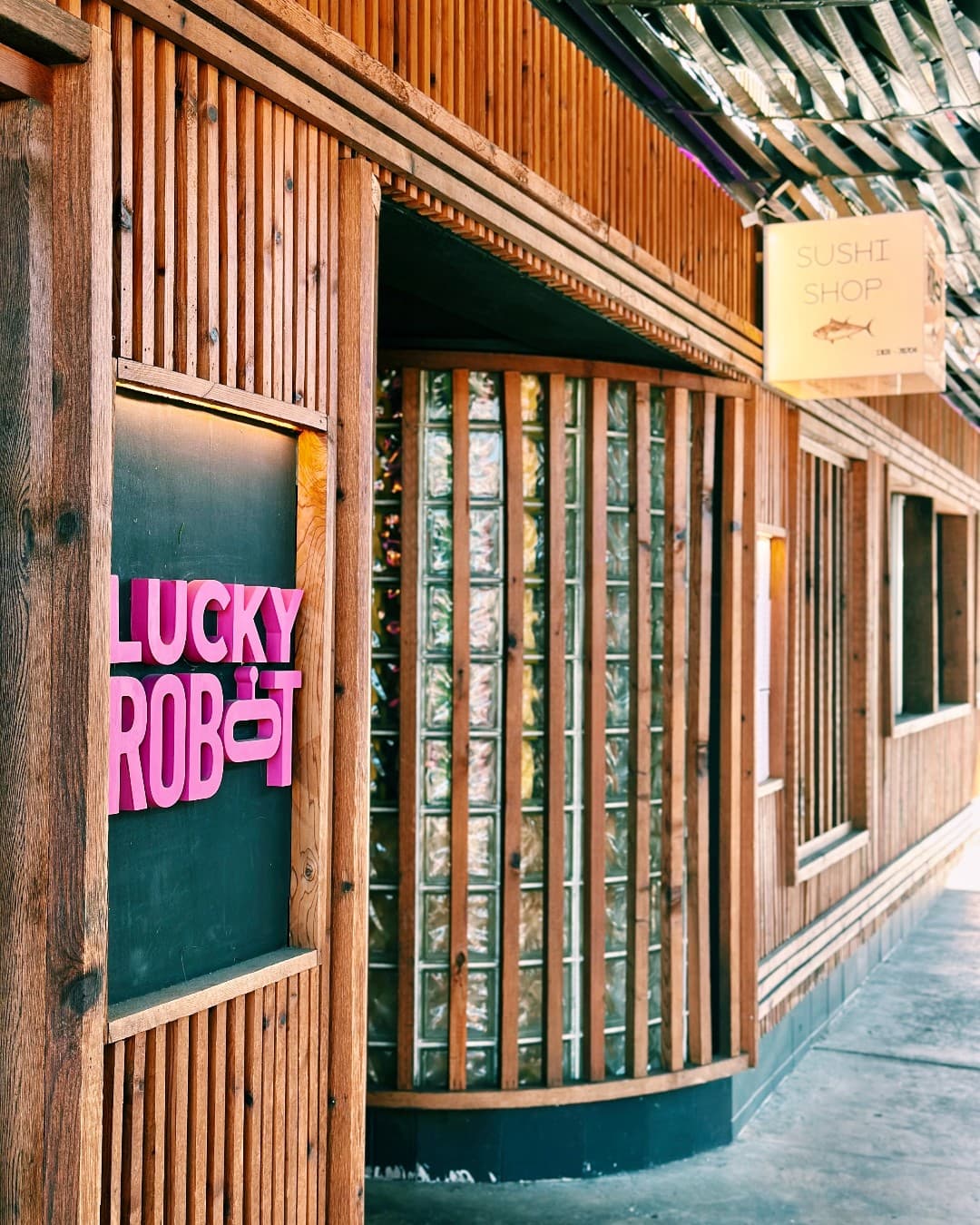 Lucky Robot Restaurant
