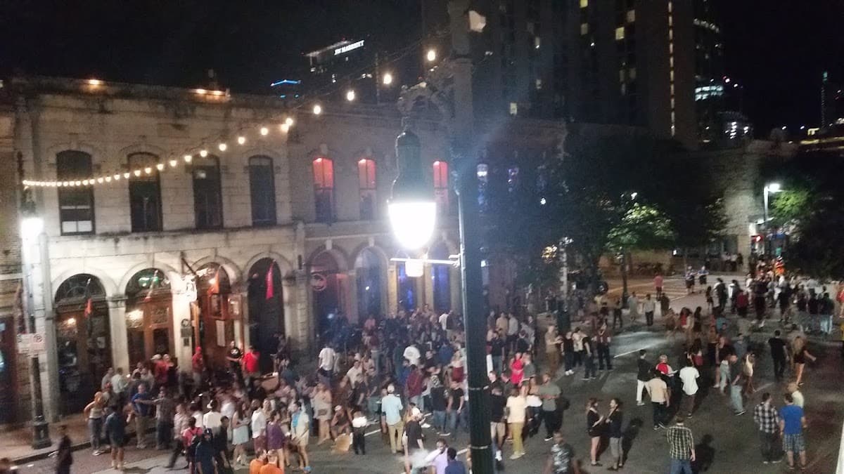 The 512 on Sixth
