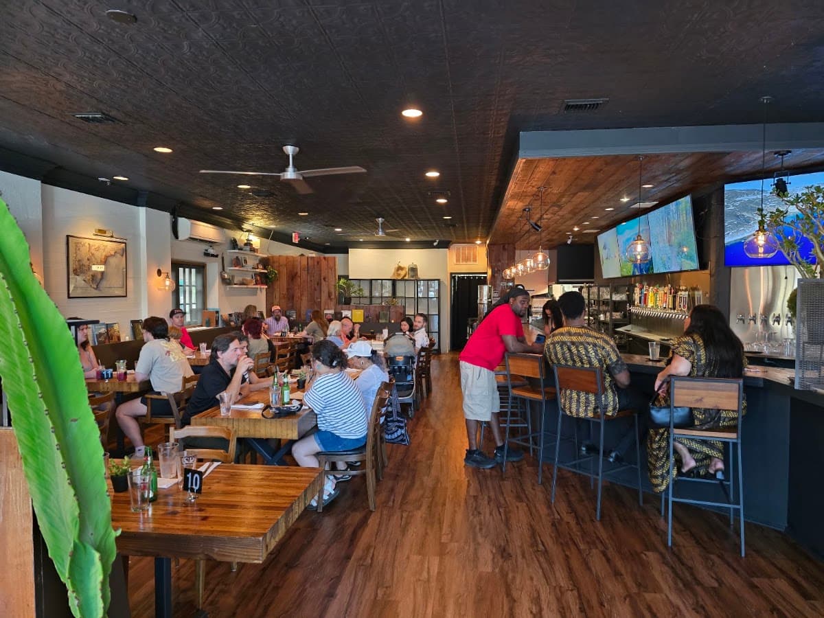 COMMUNITY Kitchen + Taproom