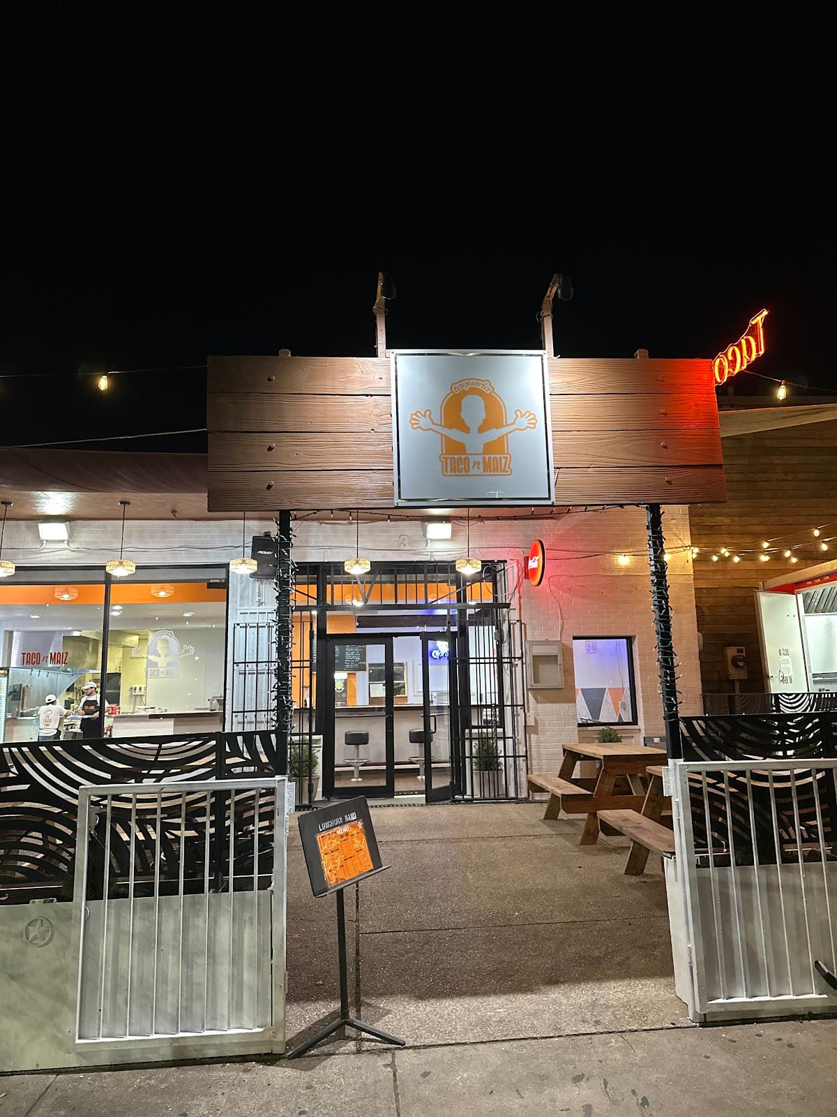 Taqueria y Bar - TACO n MAÍZ